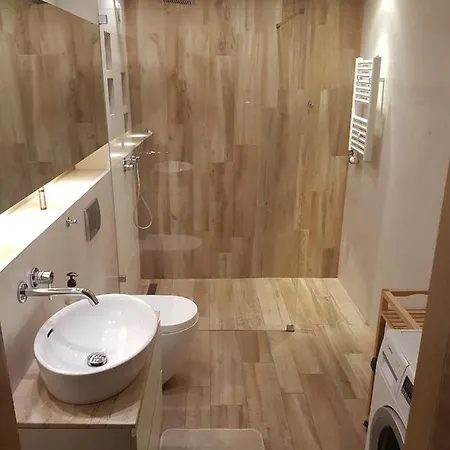 City Center Niko شقة كراكوفيا